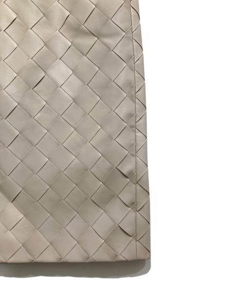 LE CIEL BLEU（ルシェルブルー）LE CIEL BLEU (ルシェルブルー) 23AWLeather Bucket Skirt アイボリー サイズ:34の古着・服飾アイテム