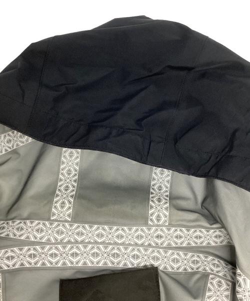 WHITE MOUNTAINEERING（ホワイトマウンテ二アニング）WHITE MOUNTAINEERING (ホワイトマウンテ二アニング) マウンテンパーカー ブラック サイズ:2の古着・服飾アイテム