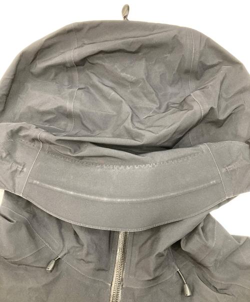 ARC'TERYX（アークテリクス）ARC'TERYX (アークテリクス) マウンテンパーカー ブラック サイズ:Lの古着・服飾アイテム