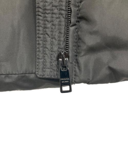 PRADA（プラダ）PRADA (プラダ) 三角ロゴプレート付きダウンジャケット ブラック サイズ:36の古着・服飾アイテム