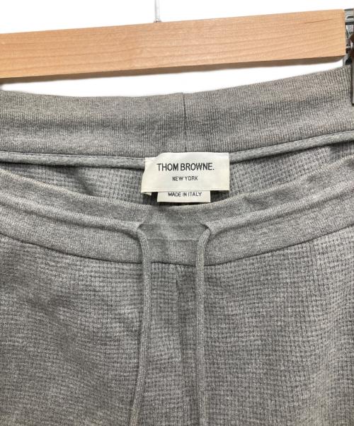 Thom Browne（トムブラウン）Thom Browne (トムブラウン) ワッフルジョガーパンツ グレー サイズ:2の古着・服飾アイテム