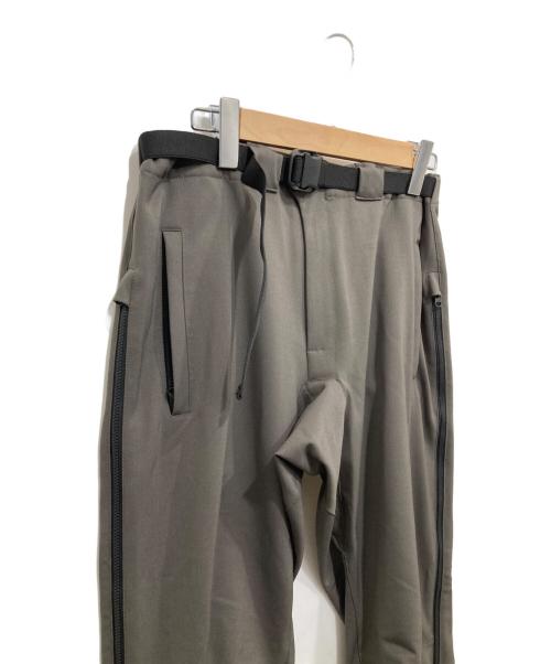 GR10K（ジーアールテンケー）GR10K (ジーアールテンケー) Belted straight-leg trousers オリーブ サイズ:46の古着・服飾アイテム