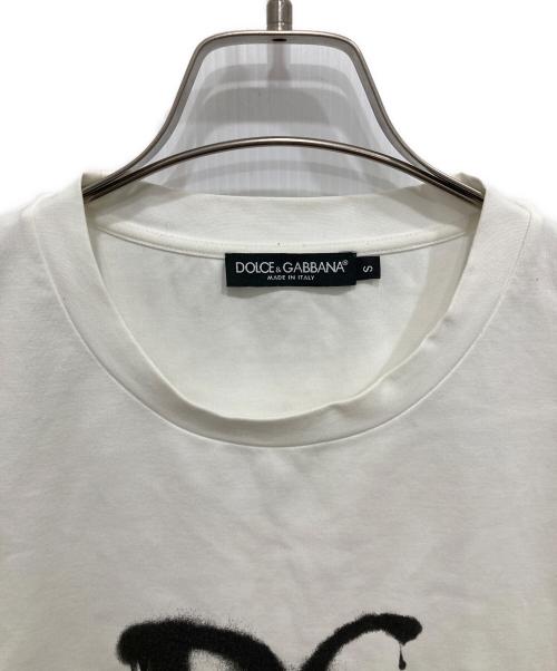 DOLCE & GABBANA（ドルチェ＆ガッバーナ）DOLCE & GABBANA (ドルチェ＆ガッバーナ) スプレーロゴオーバーサイズプリントTシャツ ホワイト サイズ:Sの古着・服飾アイテム