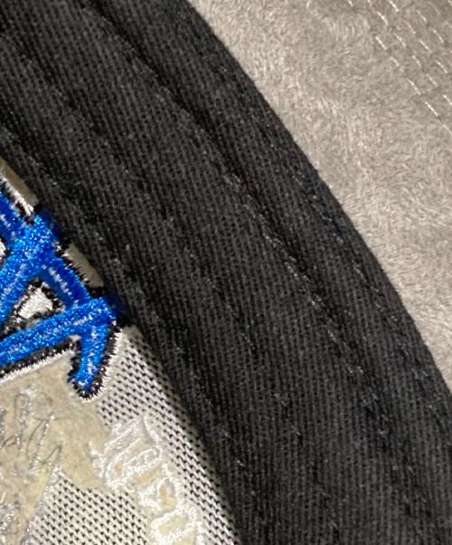 twnty two（トゥエンティ―トゥー）TWNTY TWO (トゥエンティ―トゥー) Snoop Dogg (スヌープドッグ) SNAPBACKS CAP ブラック×ブルーの古着・服飾アイテム