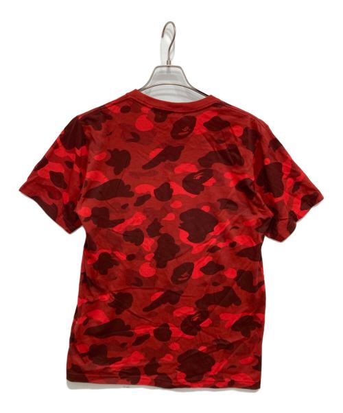 A BATHING APE（アベイシングエイプ）A BATHING APE (アベイシングエイプ) COLOR CAMO COLLEGE/エイプカモ柄Tシャツ レッド サイズ:Mの古着・服飾アイテム