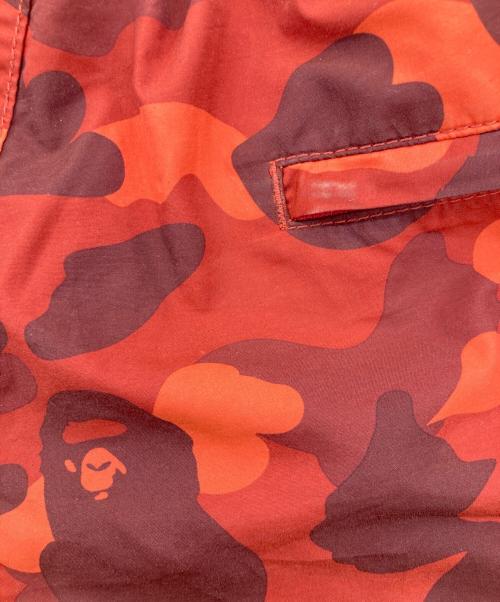 A BATHING APE（アベイシングエイプ）A BATHING APE (アベイシングエイプ) color camo beach shorts/エイプカモ柄ショーツ レッド サイズ:Mの古着・服飾アイテム