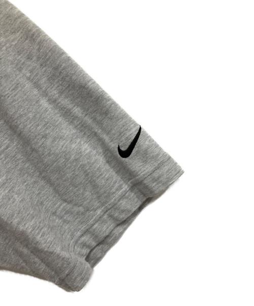 NIKE（ナイキ）NIKE (ナイキ) F.C.R.B. (エフシーレアルブリストル) プリントTシャツ グレー サイズ:Mの古着・服飾アイテム