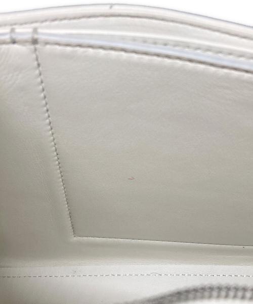 BALENCIAGA（バレンシアガ）BALENCIAGA (バレンシアガ) CRUSH/チェーンショルダーバッグ ホワイトの古着・服飾アイテム