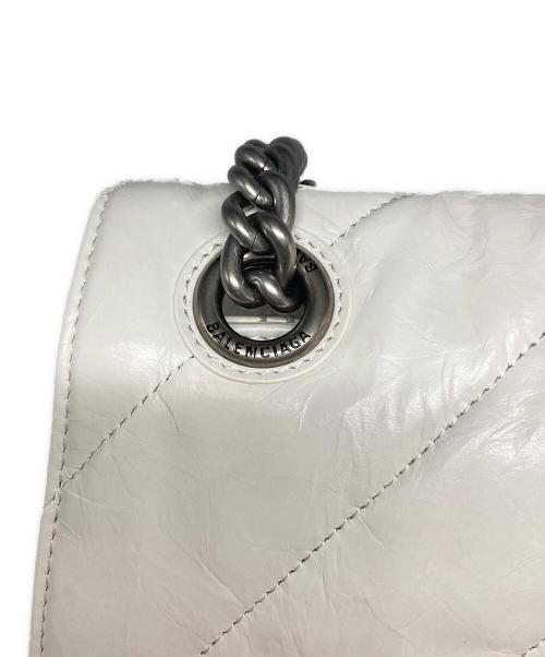 BALENCIAGA（バレンシアガ）BALENCIAGA (バレンシアガ) CRUSH/チェーンショルダーバッグ ホワイトの古着・服飾アイテム