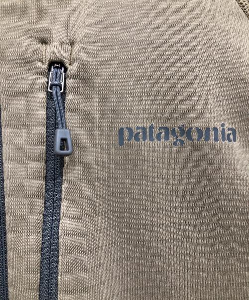 Patagonia（パタゴニア）Patagonia (パタゴニア) R1プルオーバー ベージュ サイズ:Lの古着・服飾アイテム
