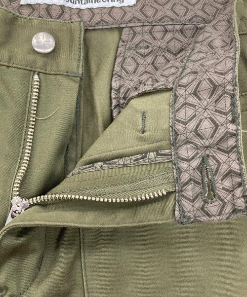 WHITE MOUNTAINEERING（ホワイトマウンテ二アニング）WHITE MOUNTAINEERING (ホワイトマウンテ二アニング) STRETCHED TAPERED PANTS カーキ サイズ:SIZE2の古着・服飾アイテム