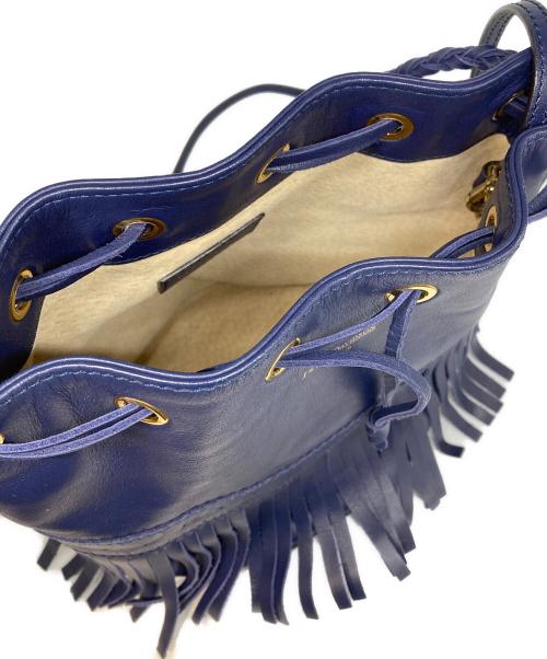 J&M DAVIDSON（ジェイ＆エム デヴィッドソン）J&M DAVIDSON (ジェイ＆エム デヴィッドソン) 巾着型フリンジ2WAYバッグ ブルーの古着・服飾アイテム