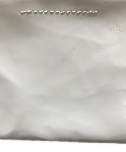MM6 Maison Margiela（エムエムシックスメゾンマルジェラ）MM6 Maison Margiela (エムエムシックスメゾンマルジェラ) クロスボディーバッグ ホワイトの古着・服飾アイテム