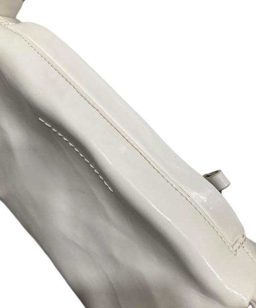 MM6 Maison Margiela（エムエムシックスメゾンマルジェラ）MM6 Maison Margiela (エムエムシックスメゾンマルジェラ) クロスボディーバッグ ホワイトの古着・服飾アイテム