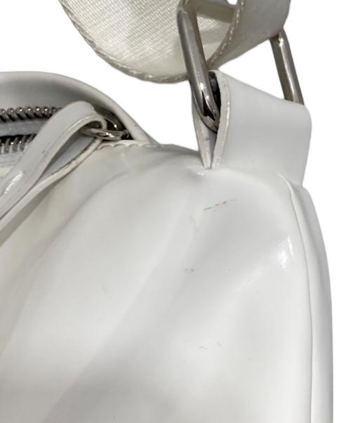 MM6 Maison Margiela（エムエムシックスメゾンマルジェラ）MM6 Maison Margiela (エムエムシックスメゾンマルジェラ) クロスボディーバッグ ホワイトの古着・服飾アイテム