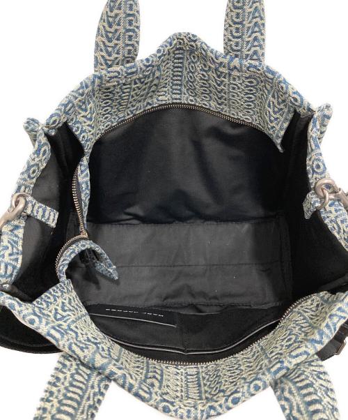 MARC JACOBS（マークジェイコブス）MARC JACOBS (マークジェイコブス) ザウォッシュドモノグラムデニムバッグ ブルーの古着・服飾アイテム