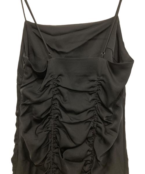 FRAY ID（フレイ アイディー）FRAY ID (フレイ アイディー) ドレープサテンキャミワンピース ブラックの古着・服飾アイテム