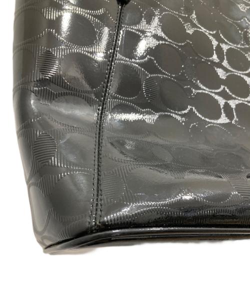 COACH（コーチ）COACH (コーチ) エナメルスグネチャートートバッグ ブラックの古着・服飾アイテム