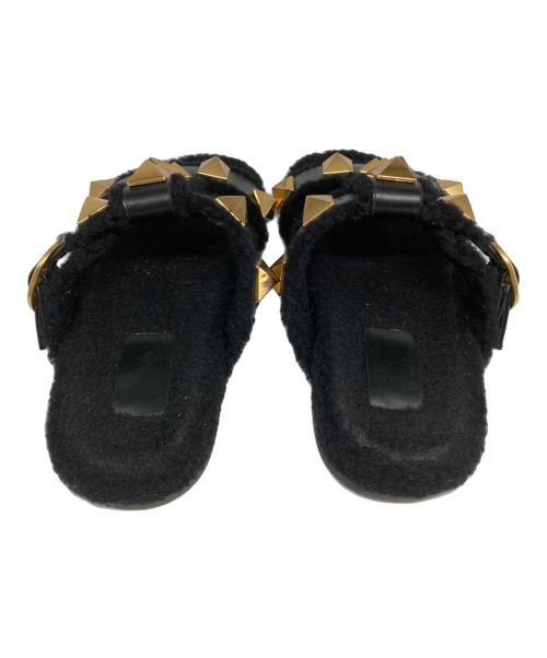 VALENTINO GARAVANI（ヴァレンティノ・ガラヴァーニ）VALENTINO GARAVANI (ヴァレンティノ・ガラヴァーニ) スタッズボアサンダル ブラック サイズ:36の古着・服飾アイテム