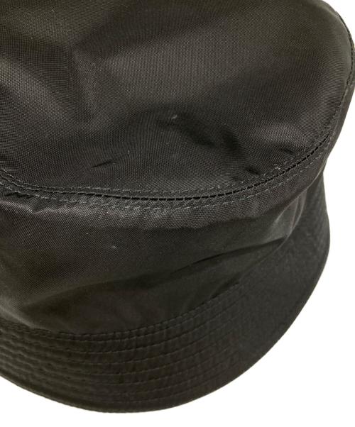 PRADA（プラダ）PRADA (プラダ) Re Nylon三角プレートバケットハット ブラック サイズ:95ｃｍの古着・服飾アイテム