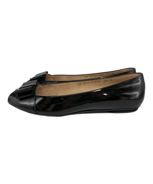 My Ferragamo（マイ フェラガモ）MY FERRAGAMO (マイ フェラガモ) オープントゥリボンパンプス ブラック サイズ:71/2の古着・服飾アイテム