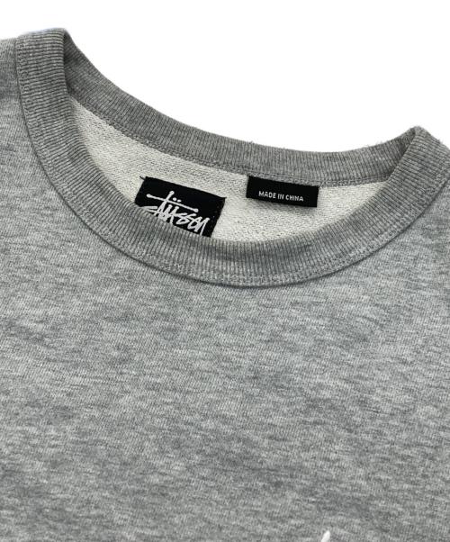 stussy（ステューシー）stussy (ステューシー) 胸ロゴクルーネックスウェット グレー サイズ:Mの古着・服飾アイテム