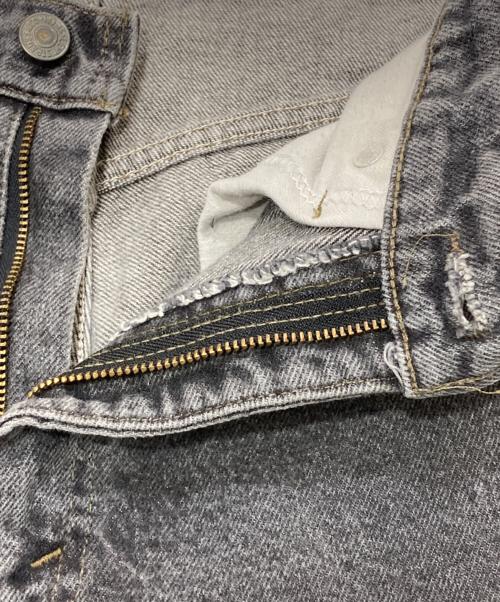 LEVI'S（リーバイス）LEVI'S (リーバイス) 先染めデニムパンツ グレー サイズ:SIZE 81cm (W32)の古着・服飾アイテム