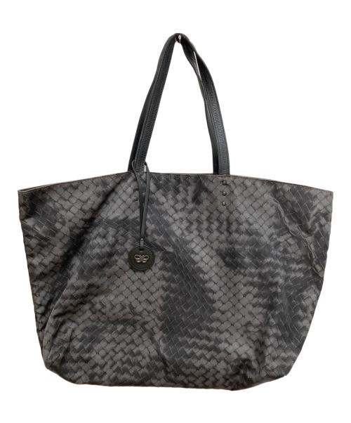 BOTTEGA VENETA（ボッテガベネタ）BOTTEGA VENETA (ボッテガベネタ) イントレッチオリュージョン・ナイロントートバッグ グレーの古着・服飾アイテム