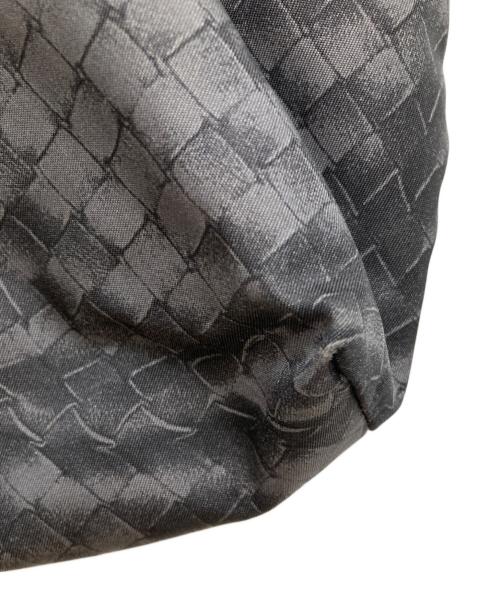 BOTTEGA VENETA（ボッテガベネタ）BOTTEGA VENETA (ボッテガベネタ) イントレッチオリュージョン・ナイロントートバッグ グレーの古着・服飾アイテム