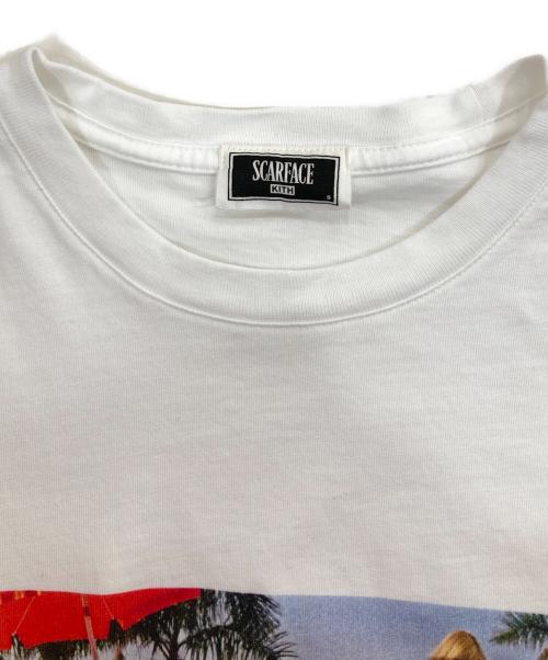 KITH（キス）KITH (キス) SCARFACE (スカーフェイス) Just Us Tee/プリントTシャツ ホワイト サイズ:Sの古着・服飾アイテム
