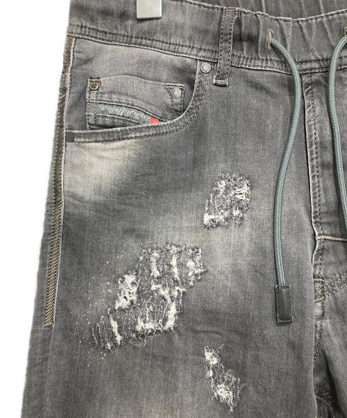 DIESEL（ディーゼル）DIESEL (ディーゼル) ジョグジーンズ グレー サイズ:W26の古着・服飾アイテム