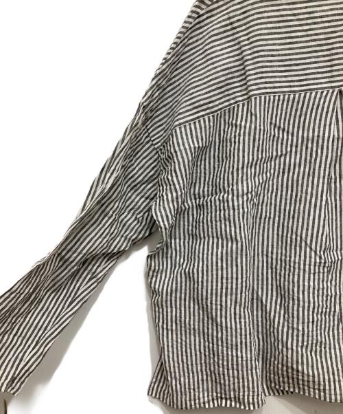 journal standard luxe（ジャーナルスタンダード ラックス）JOURNAL STANDARD LUXE (ジャーナルスタンダード ラックス) リネンワッシャー スキッパーシャツ グレー×ホワイト サイズ:Fの古着・服飾アイテム
