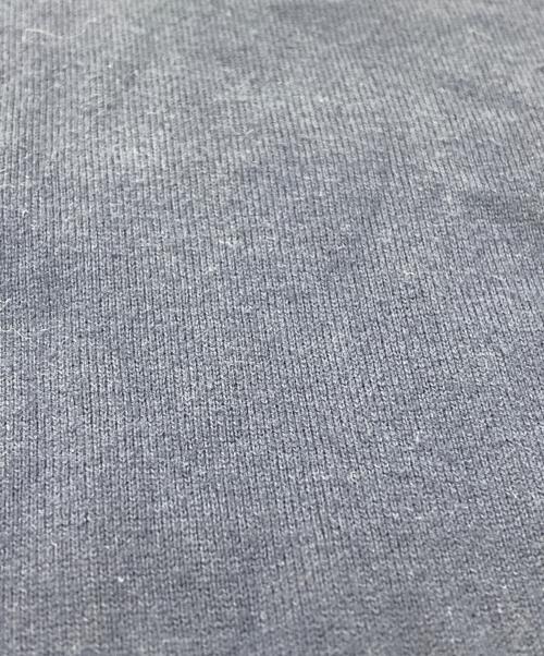 PLAY COMME des GARCONS（プレイコムデギャルソン）PLAY COMME des GARCONS (プレイコムデギャルソン) T-Shirt With Gold Emblem ネイビー サイズ:XXLの古着・服飾アイテム