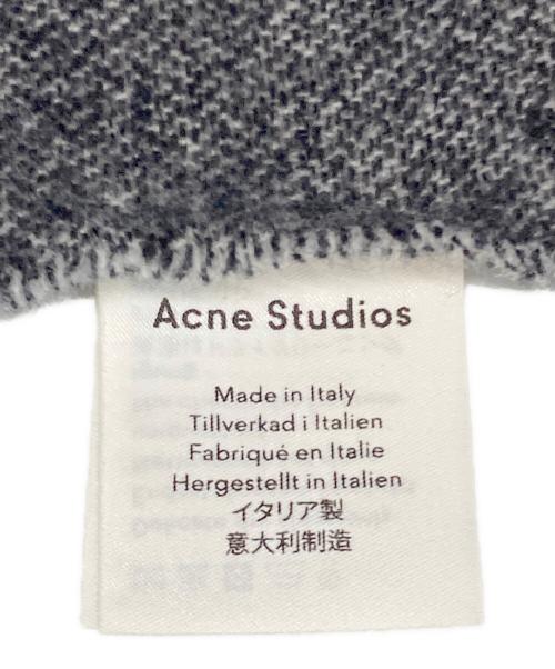 Acne studios（アクネ ストゥディオズ）ACNE STUDIOS (アクネ ストゥディオズ) 大判ロゴストール グレーの古着・服飾アイテム