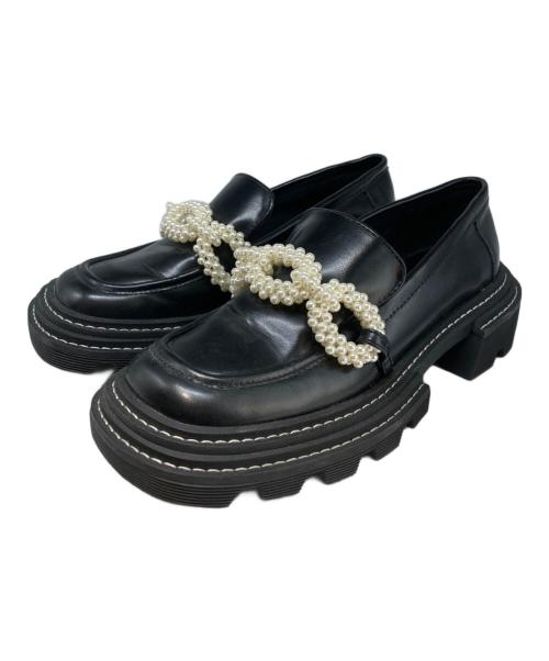 CHARLES & KEITH（チャールズアンドキース）CHARLES & KEITH (チャールズアンドキース) パールデザインローファー ブラック サイズ:37の古着・服飾アイテム