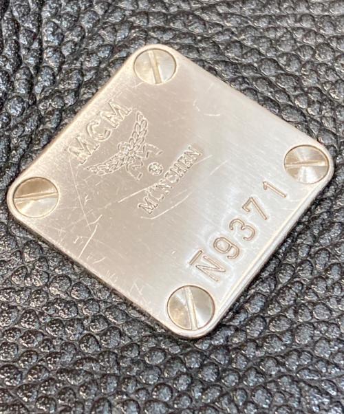 MCM（エムシーエム）MCM (エムシーエム) ショルダーバッグ ブラックの古着・服飾アイテム
