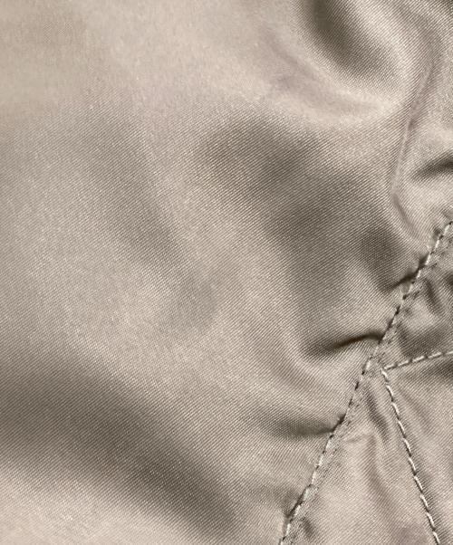 MIU MIU（ミュウミュウ）MIU MIU (ミュウミュウ) ダウンコート オリーブ サイズ:38の古着・服飾アイテム