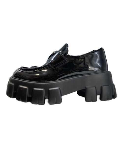 PRADA（プラダ）PRADA (プラダ) モノリスパテントレザーローファー ブラック サイズ:SIZE35の古着・服飾アイテム