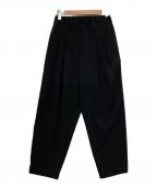 ATTACHMENTアタッチメント）の古着「BELTED WIDE TAPERED SLACKS/タックパンツ」｜ブラック