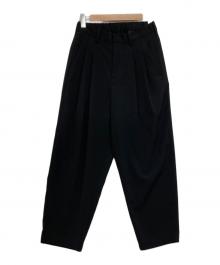 ATTACHMENT（アタッチメント）の古着「BELTED WIDE TAPERED SLACKS/タックパンツ」｜ブラック