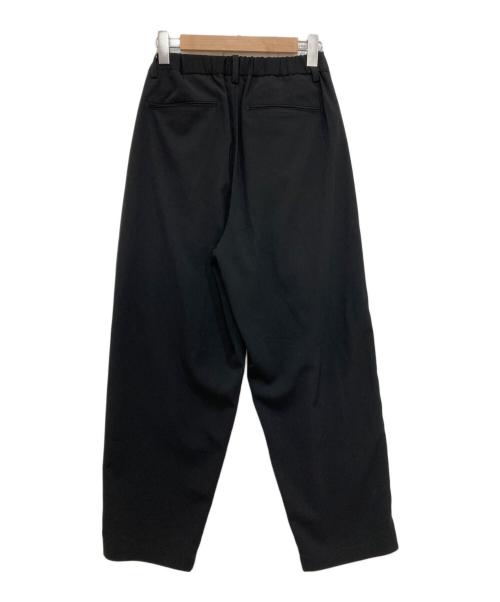 ATTACHMENT（アタッチメント）ATTACHMENT (アタッチメント) BELTED WIDE TAPERED SLACKS/タックパンツ ブラック サイズ:1の古着・服飾アイテム