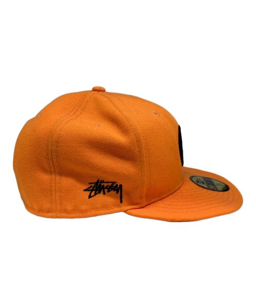 New Era（ニューエラ）New Era (ニューエラ) stussy (ステューシー) 刺繍キャップ オレンジ サイズ:7 1/2の古着・服飾アイテム