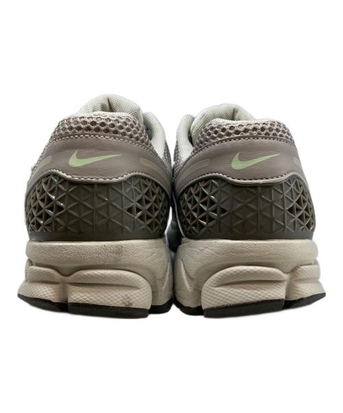 NIKE（ナイキ）NIKE (ナイキ) ZOOM VOMERO 5 グレー サイズ:27.5㎝の古着・服飾アイテム
