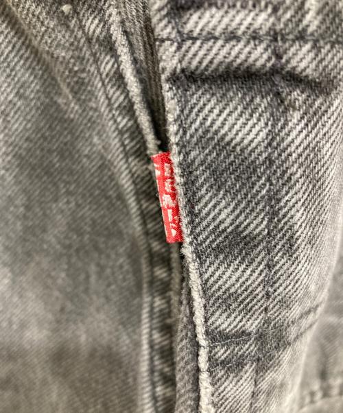 LEVI'S（リーバイス）LEVI'S (リーバイス) 後染め550 ブラックデニムパンツ グレー サイズ:W30の古着・服飾アイテム