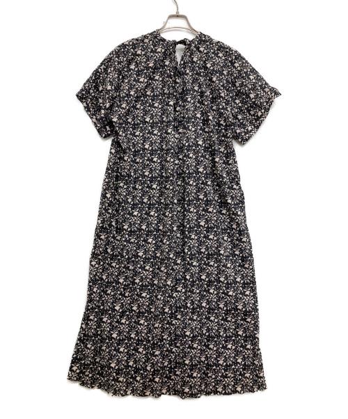 CLOTH&CROSS（クロスアンドクロス）CLOTH&CROSS (クロスアンドクロス) 総柄ワンピース ブラック サイズ:表記なしの古着・服飾アイテム