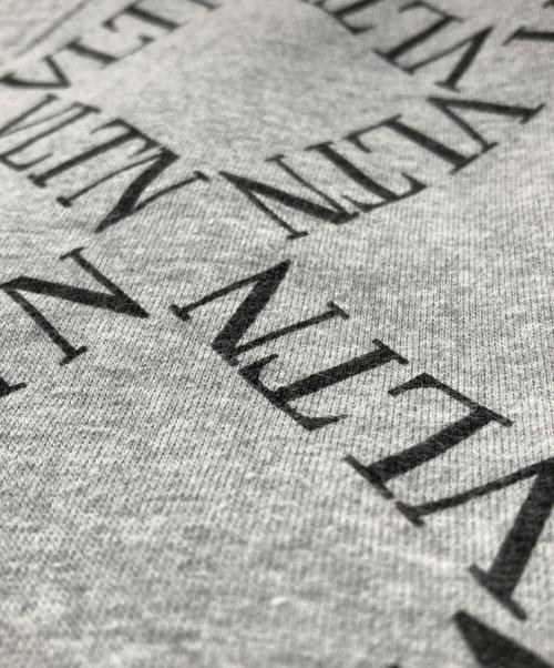 VALENTINO（ヴァレンティノ）VALENTINO (ヴァレンティノ) VLTNロゴプリントスウェット グレー サイズ:Lの古着・服飾アイテム