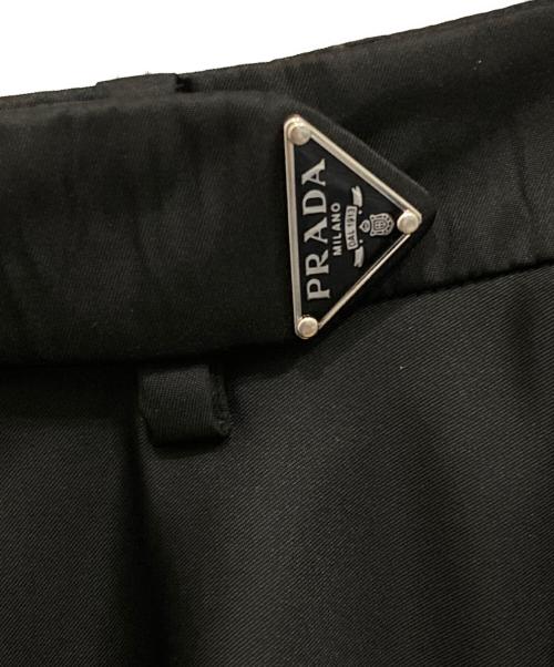 PRADA（プラダ）PRADA (プラダ) トライアングルロゴスカート ブラック サイズ:40の古着・服飾アイテム