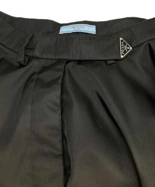 PRADA（プラダ）PRADA (プラダ) トライアングルロゴスカート ブラック サイズ:40の古着・服飾アイテム