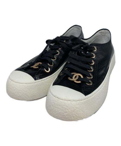 CHANEL（シャネル）CHANEL (シャネル) ローカットロゴマークチャームスニーカー ブラック サイズ:35の古着・服飾アイテム