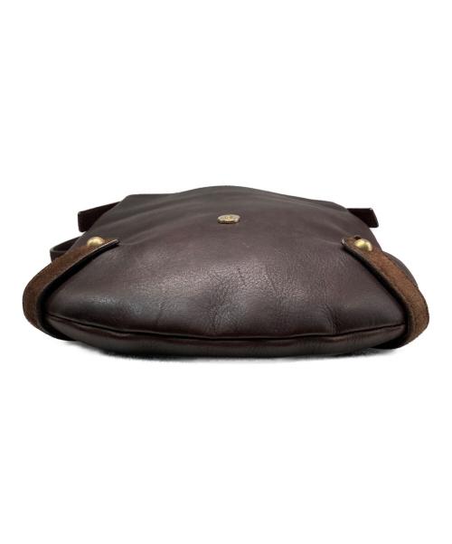 Yves Saint Laurent（イヴサンローラン）Yves Saint Laurent (イヴサンローラン) スタッズショルダーバッグ ブラウンの古着・服飾アイテム